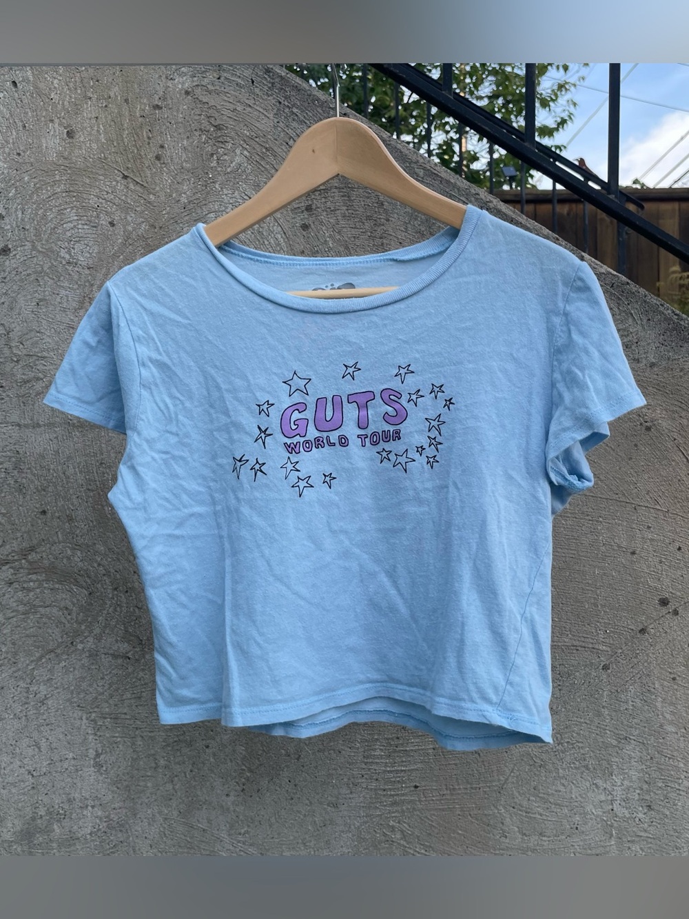 Olivia Rodrigo Guts Tour cropped t shirt women’s XL (19x17.5)